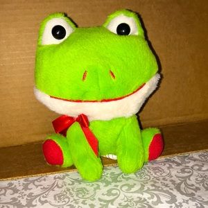 Cute little frog stuffed animal.💚🐸